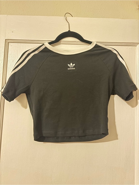 adidas Tops - NWOT Women’s Adidas Black Cropped Tee with White Stripes